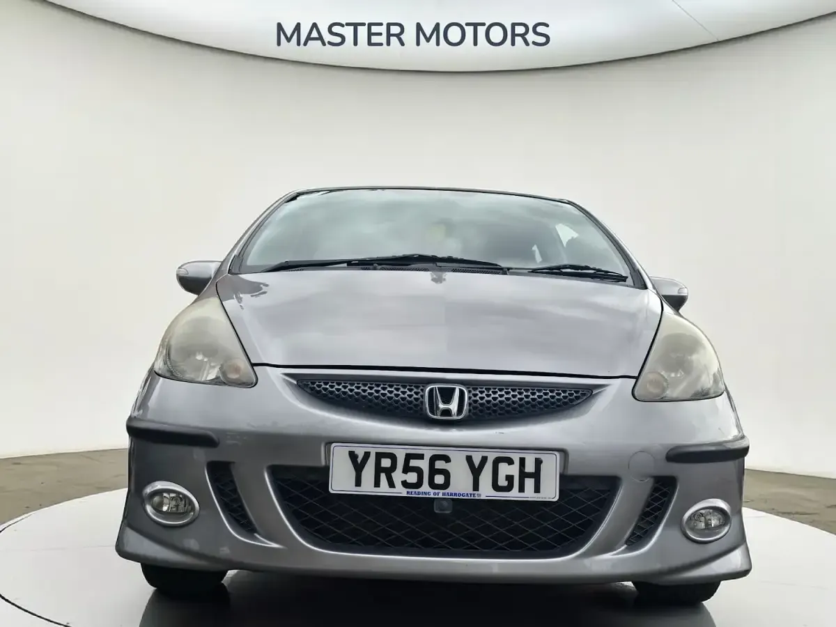 Used Honda Jazz Sport 83 HP (61 kW) 2006 Silver Hatchback