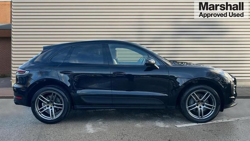 Used Porsche Macan 354 HP (260 kW) 2020 Jet black metallic SUV