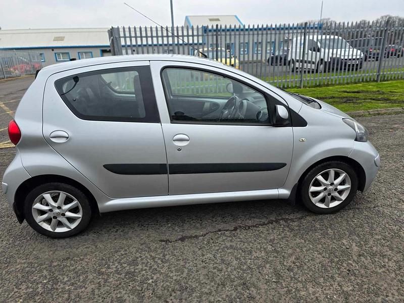 Used Toyota Aygo Platinum 67 HP (49 kW) 2008 Silver Hatchback