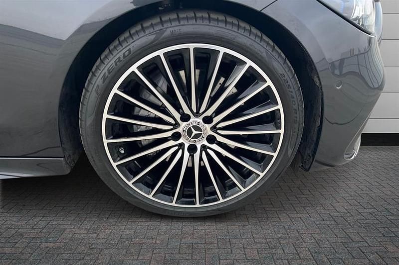 Used Mercedes C220 AMG Line Premium Plus 200 HP (147 kW) 2025 Graphite grey Estate
