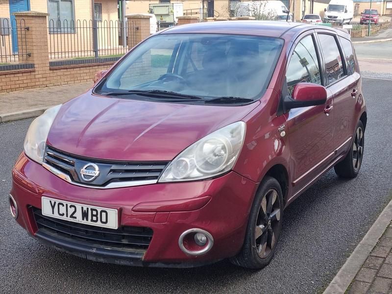 Używany Nissan Note N-TEC 110 KM (80 kW) 2012 Czerwony Minivan