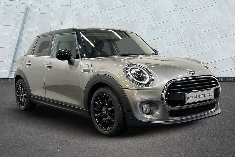 Silver Used 2018 Mini Cooper Hatch Hatchback | £14,000 (Good price) - Image 1/4