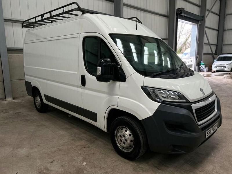 Second-hand Peugeot Boxer 130 CP (95 kW) 2017 Alb Van