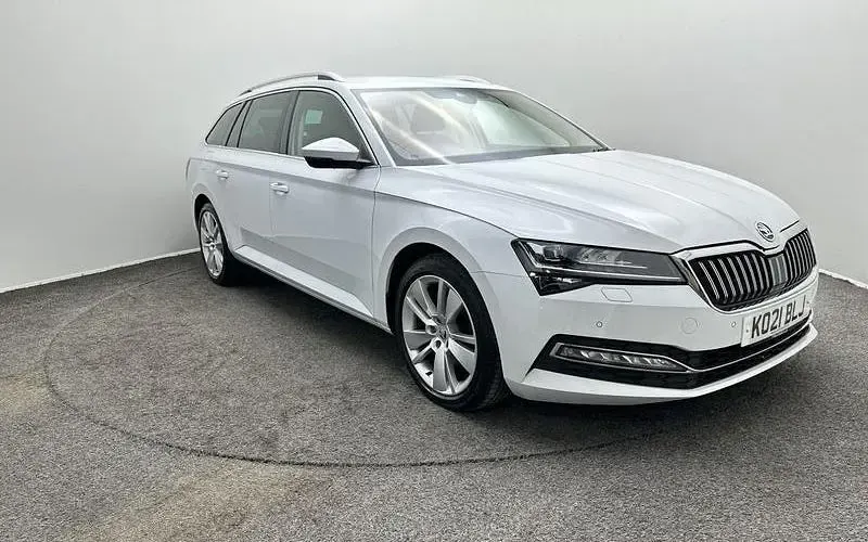 Begagnad Skoda Superb SE L 150 HK (110 kW) 2023 Kombi