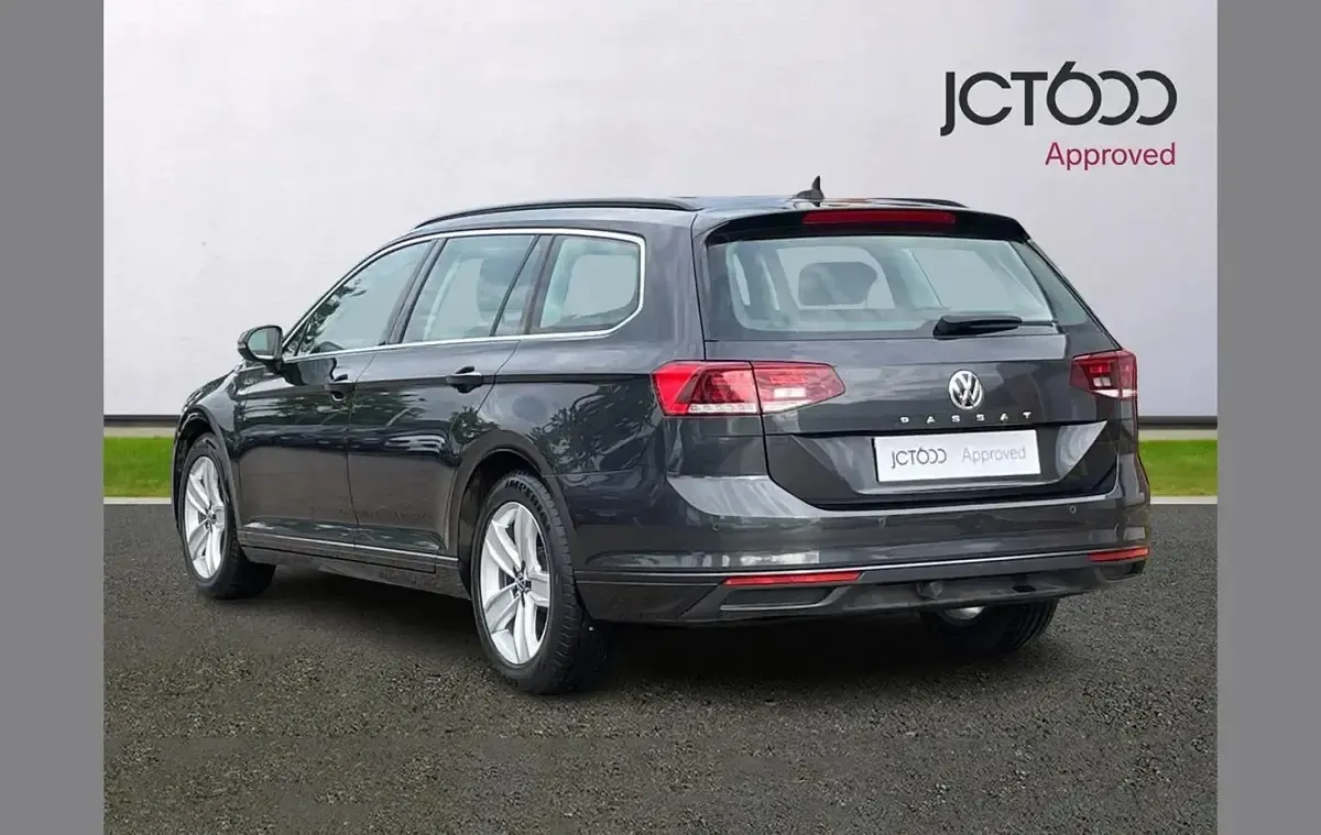 Used VW Passat SE 147 HP (108 kW) 2019 Grey Estate