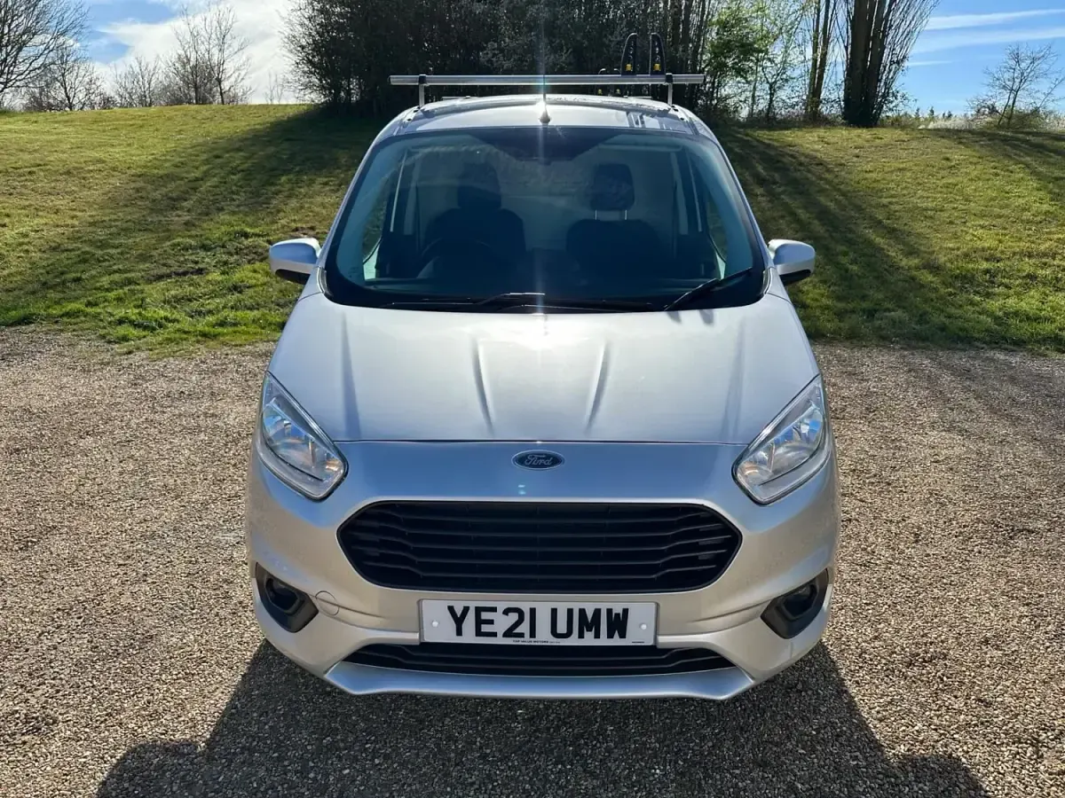 Usado Ford Transit Limited 100 CV (73 kW) 2021 Plateado Van