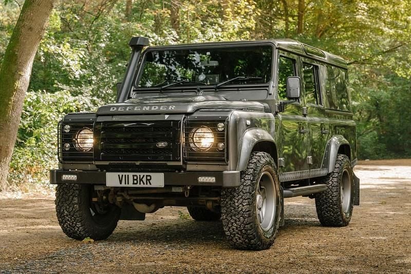 Grey Used 2015 Land Rover Defender SUV | £35,000 (Expensive) - Image 1/1