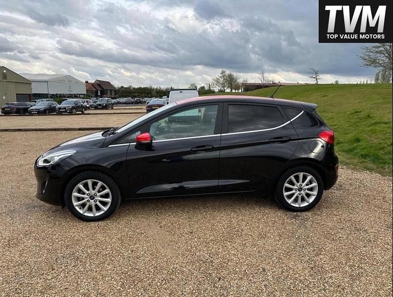 Used Ford Fiesta Titanium 125 HP (91 kW) 2017 Black Hatchback