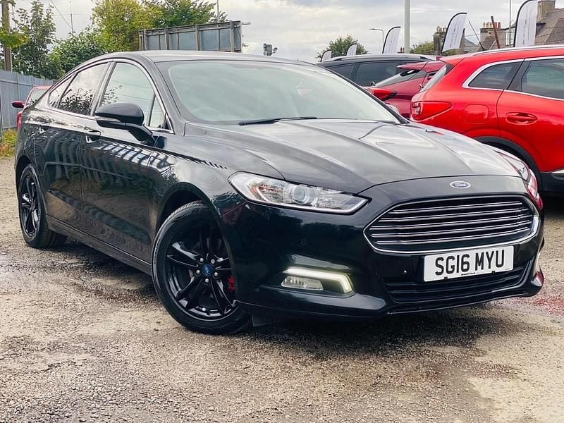 Black Used 2016 Ford Mondeo Zetec Hatchback | £4,990 (Good price) - Image 1/4