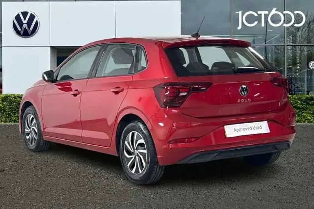 Used VW Polo Life 95 HP (69 kW) 2023 Red Hatchback