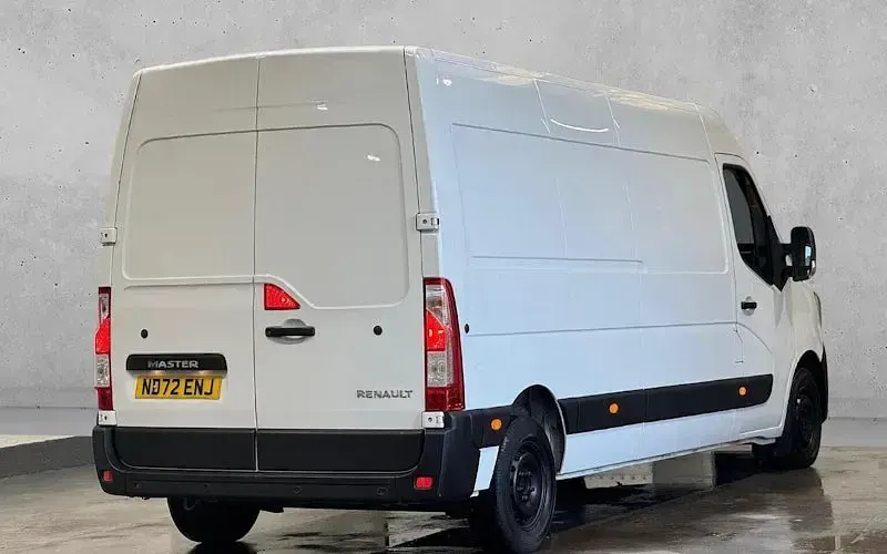 Usado Renault Master Business 135 HP (99 kW) 2022 Branco Monovolume