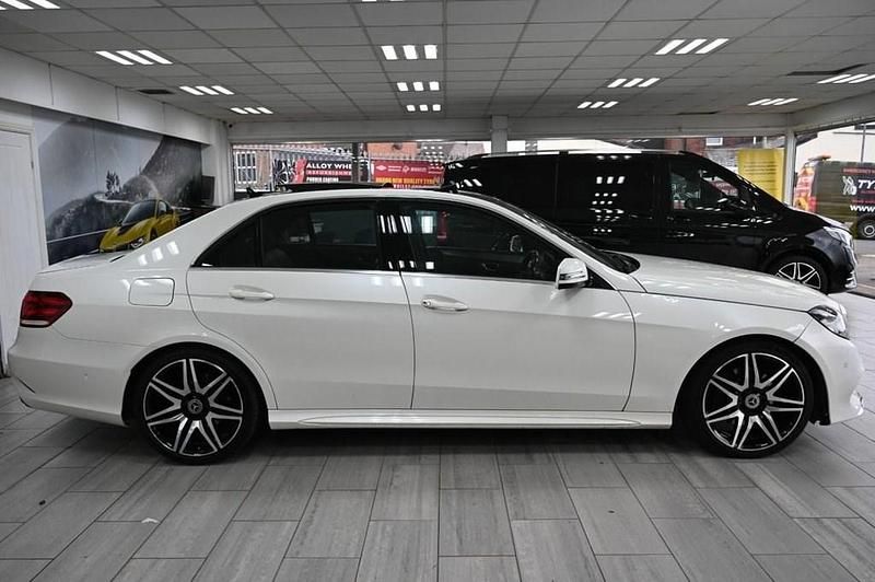 Used Mercedes E220 AMG 170 HP (125 kW) 2014 White Sedan
