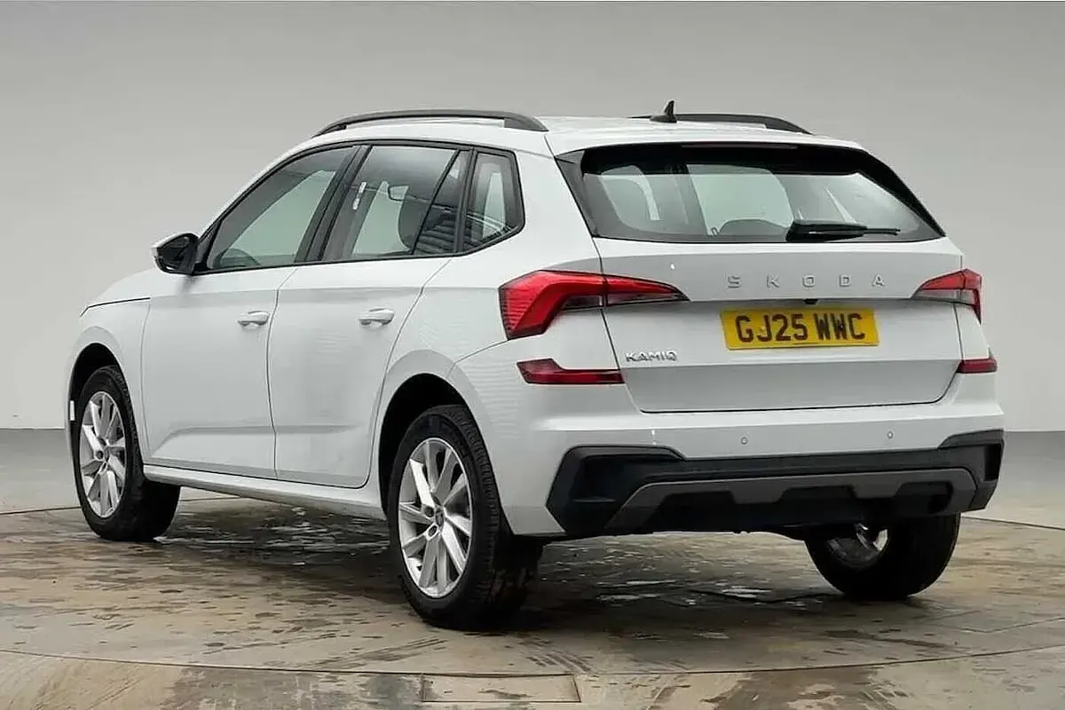 Used Skoda Kamiq SE 115 HP (84 kW) 2025 Moon white metallic SUV