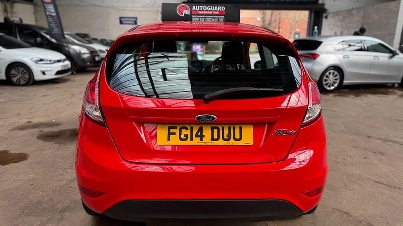 Used Ford Fiesta Zetec 82 HP (60 kW) 2014 Red Hatchback