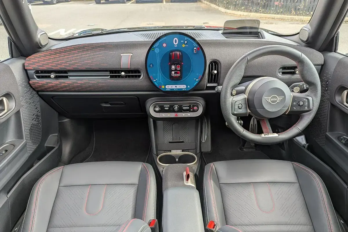 Usado Mini John Cooper Works Hatch 228 CV (167 kW) 2025 Negro Utilitario