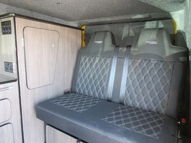 Used Ford Transit Custom 130 HP (95 kW) 2022 Yellow Van