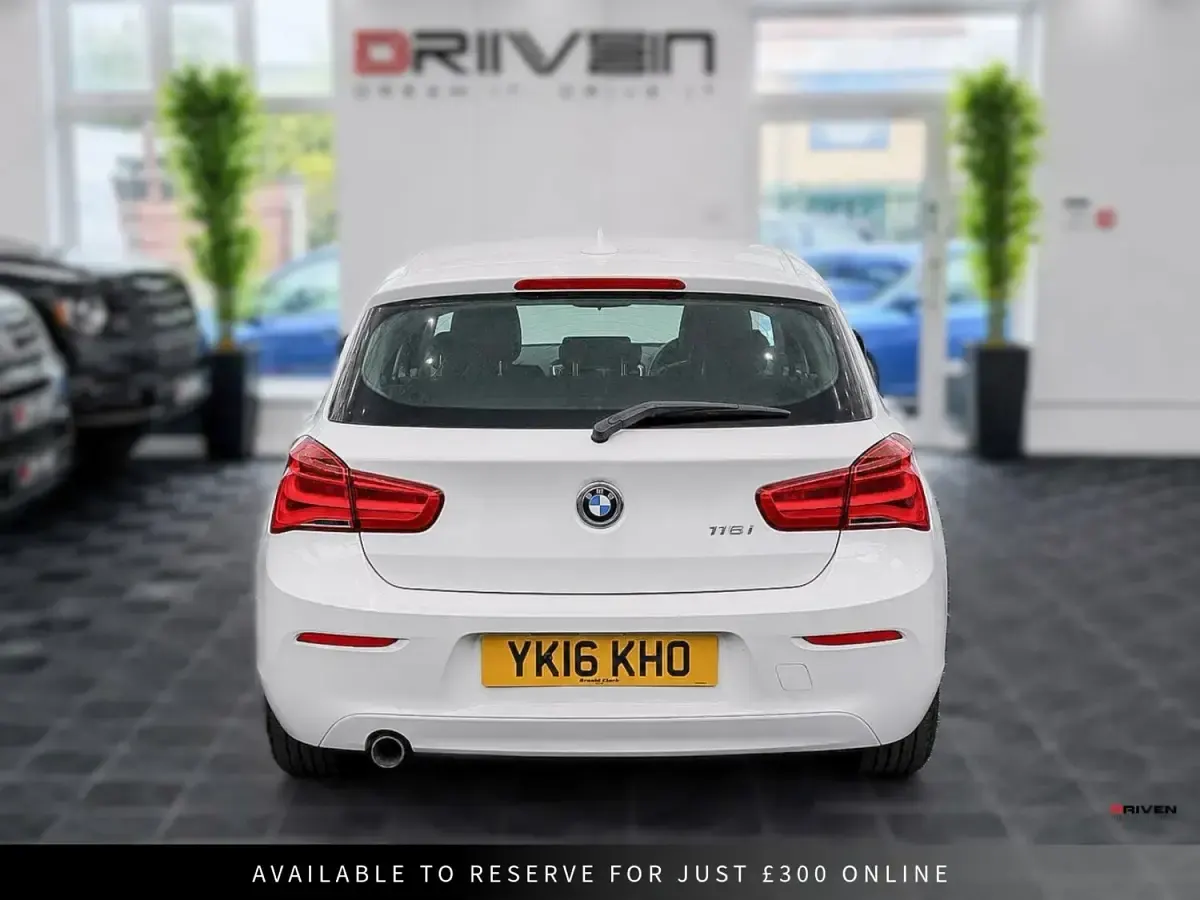 Usado BMW 118 Comfort Edition 2016 Blanco Utilitario
