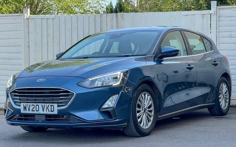 Begagnad Ford Focus Titanium 125 HK (91 kW) 2021 Halvkombi