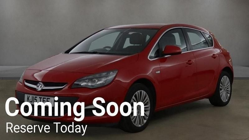 Red Used 2015 Vauxhall Astra Excite Hatchback | £1,695 (Super price) - Image 1/4