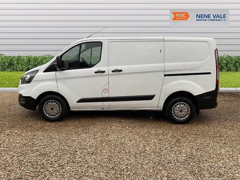Used Ford Transit Custom S 105 HP (77 kW) 2019 White Van