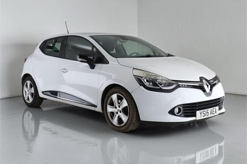 Used Renault Clio IV Dynamique 75 HP (55 kW) 2015 White Hatchback