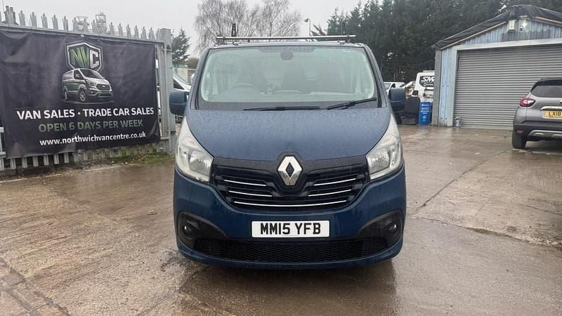 Used Renault Trafic 2015 Silver MPV