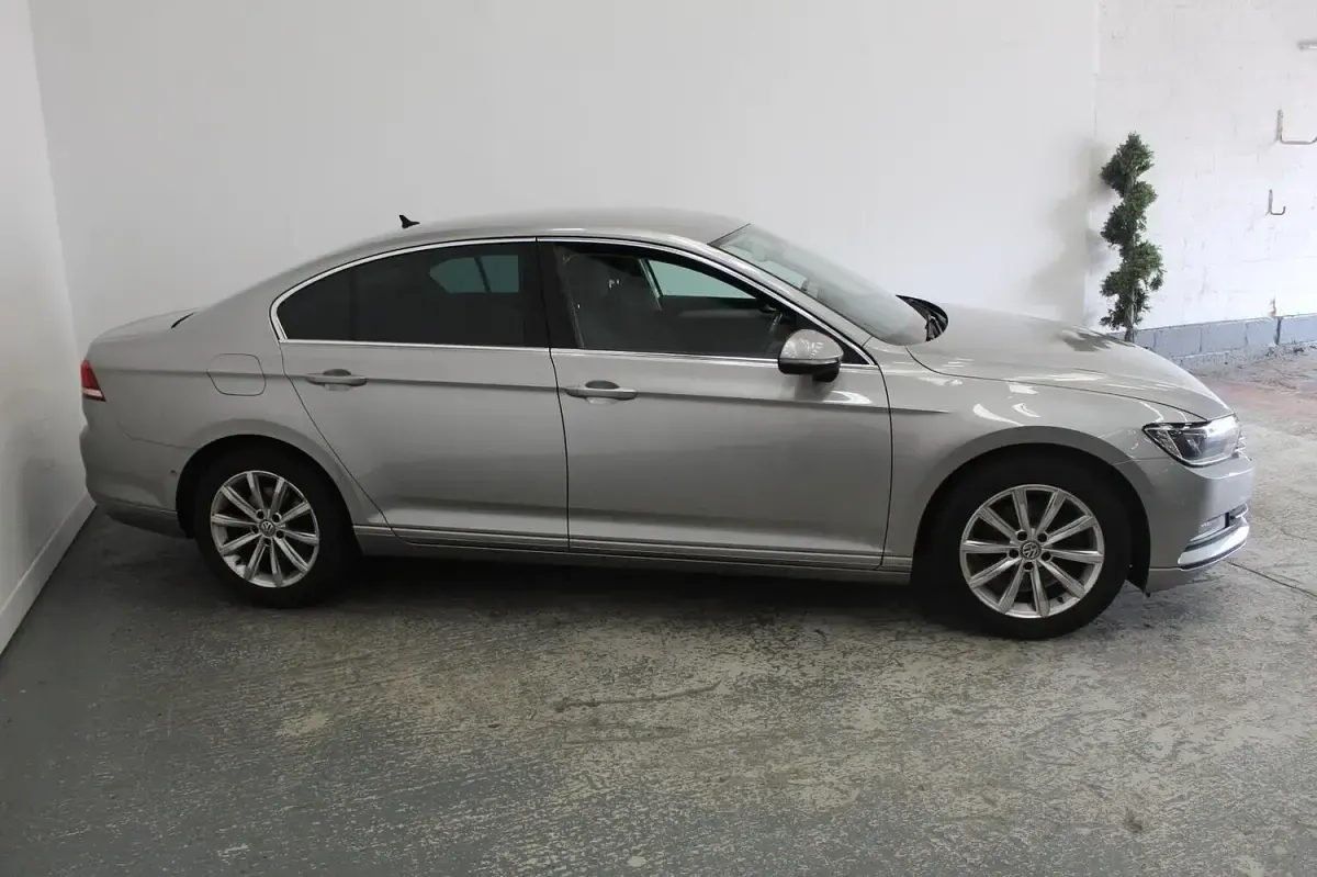 Used VW Passat Business 150 HP (110 kW) 2015 Silver Sedan