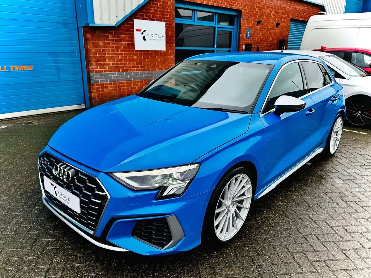 Used Audi A3 Sportback Design 310 HP (228 kW) 2022 Blue Hatchback