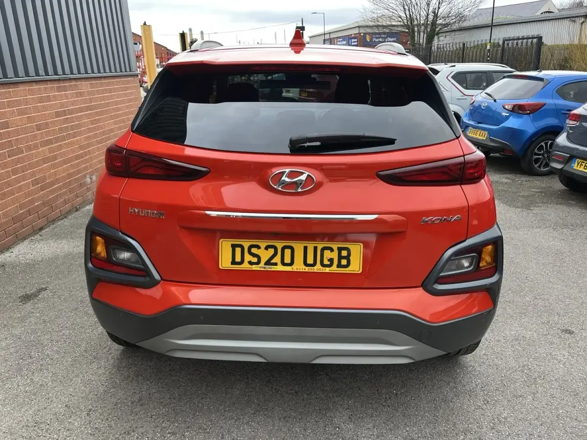Gebraucht Hyundai Kona Premium 120 PS (88 kW) 2020 Orange SUV