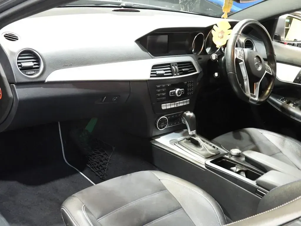 Used Mercedes C220 Sport Edition 170 HP (125 kW) 2015 Silver Coupe