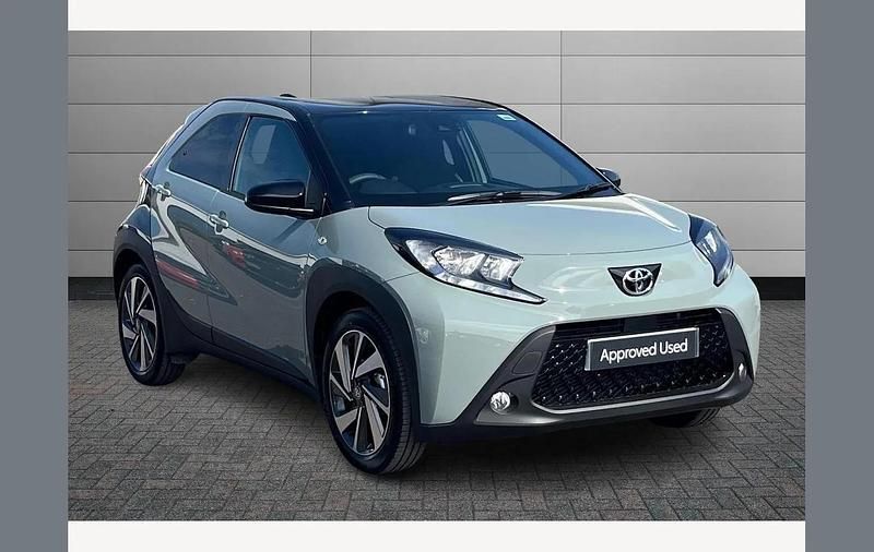 Green Used 2025 Toyota Aygo X SUV | £15,150 - Image 1/3