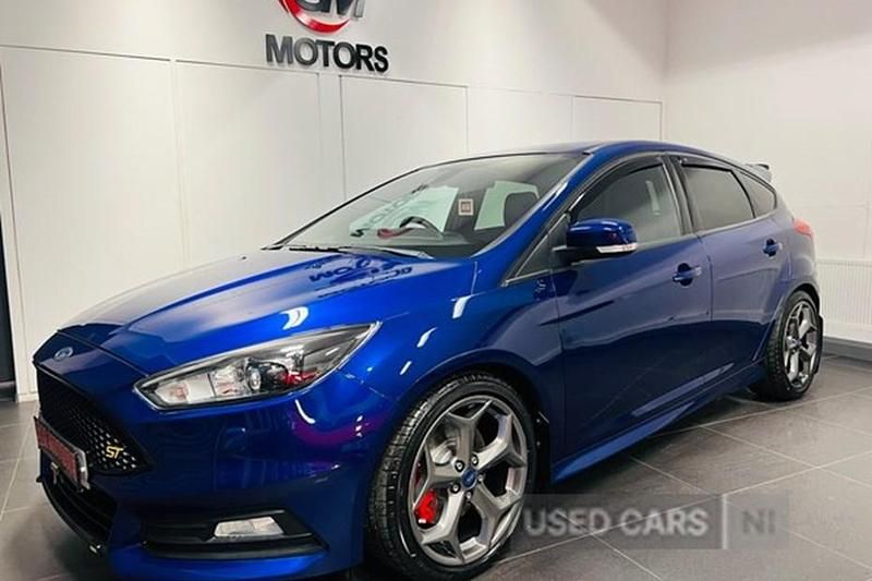 Used Ford Focus ST 2016 Blue Hatchback