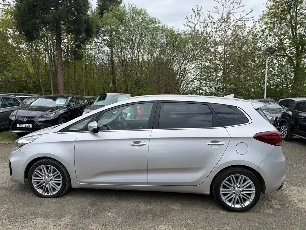 Used Kia Carens 139 HP (102 kW) 2018 Silver MPV