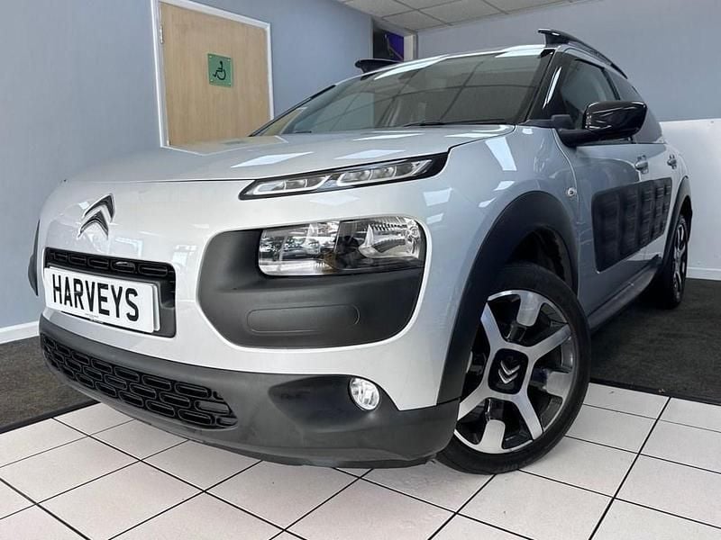 Used Citroën C4 Cactus Flair 100 HP (73 kW) 2017 Silver Hatchback