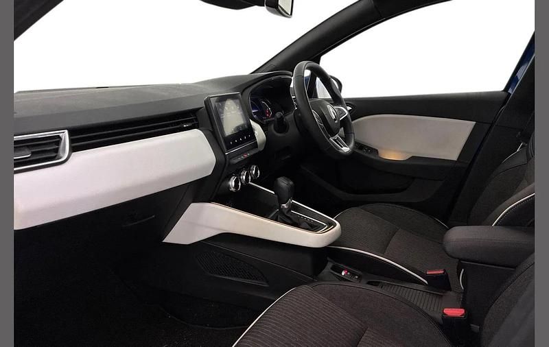 Used Renault Clio V SE 140 HP (102 kW) 2022 Iron blue  Hatchback