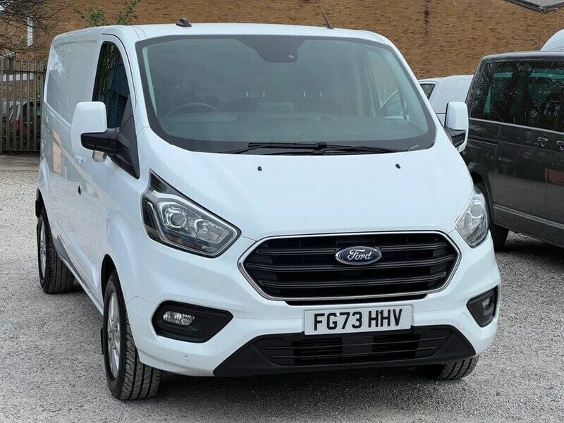 White Used 2023 Ford Transit Custom Limited Van | £20,495 (Expensive) - Image 1/4