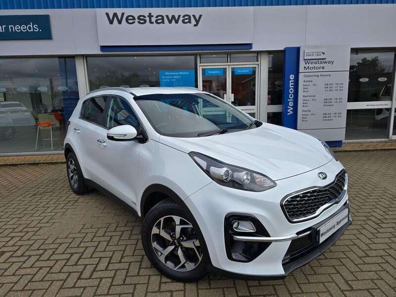 White Used 2018 Kia Sportage 2 SUV | £12,690 (Fair price) - Image 1/4