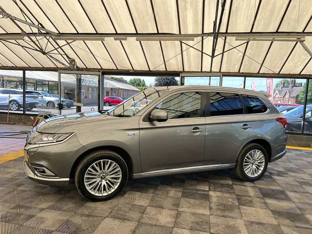 Used Mitsubishi Outlander P-HEV 2019 Grey SUV