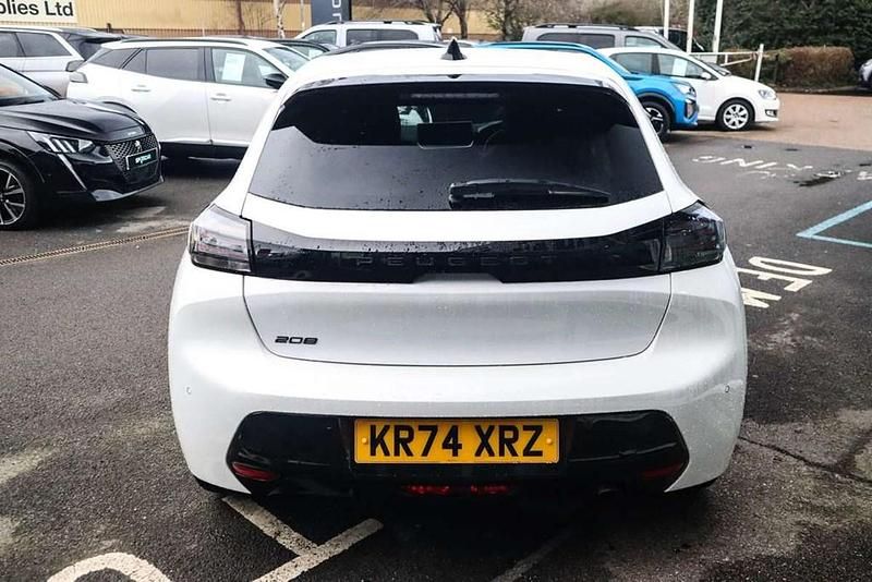 Used Peugeot 208 Allure 101 HP (74 kW) 2024 White Hatchback