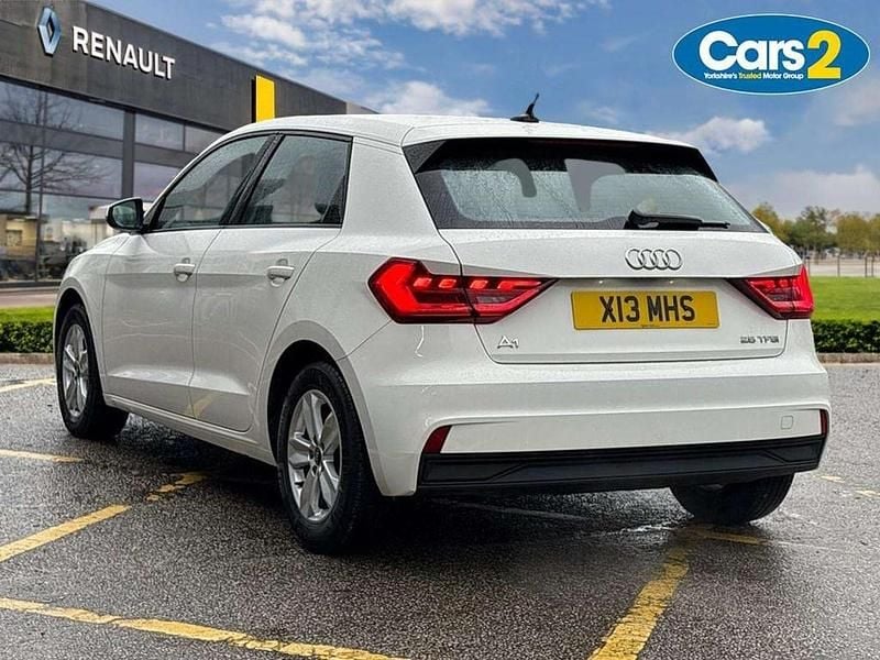 Begagnad Audi A1 Design 94 HK (69 kW) 2022 Vit SUV