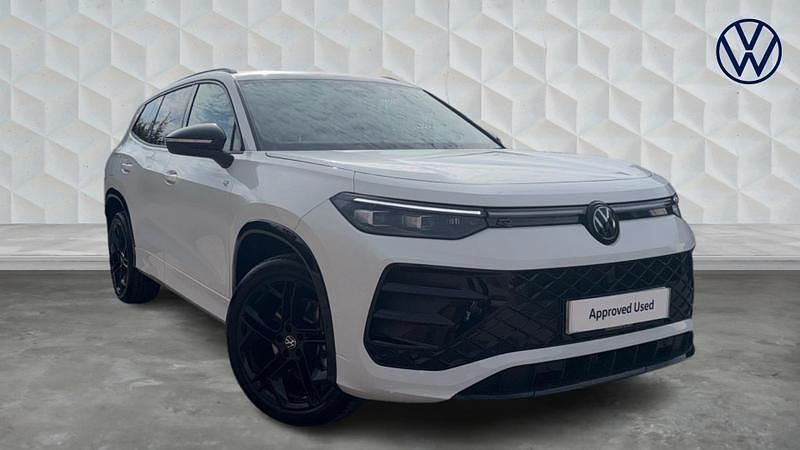 White Used 2025 VW Touran R-line Edition MPV | £44,500 - Image 1/4