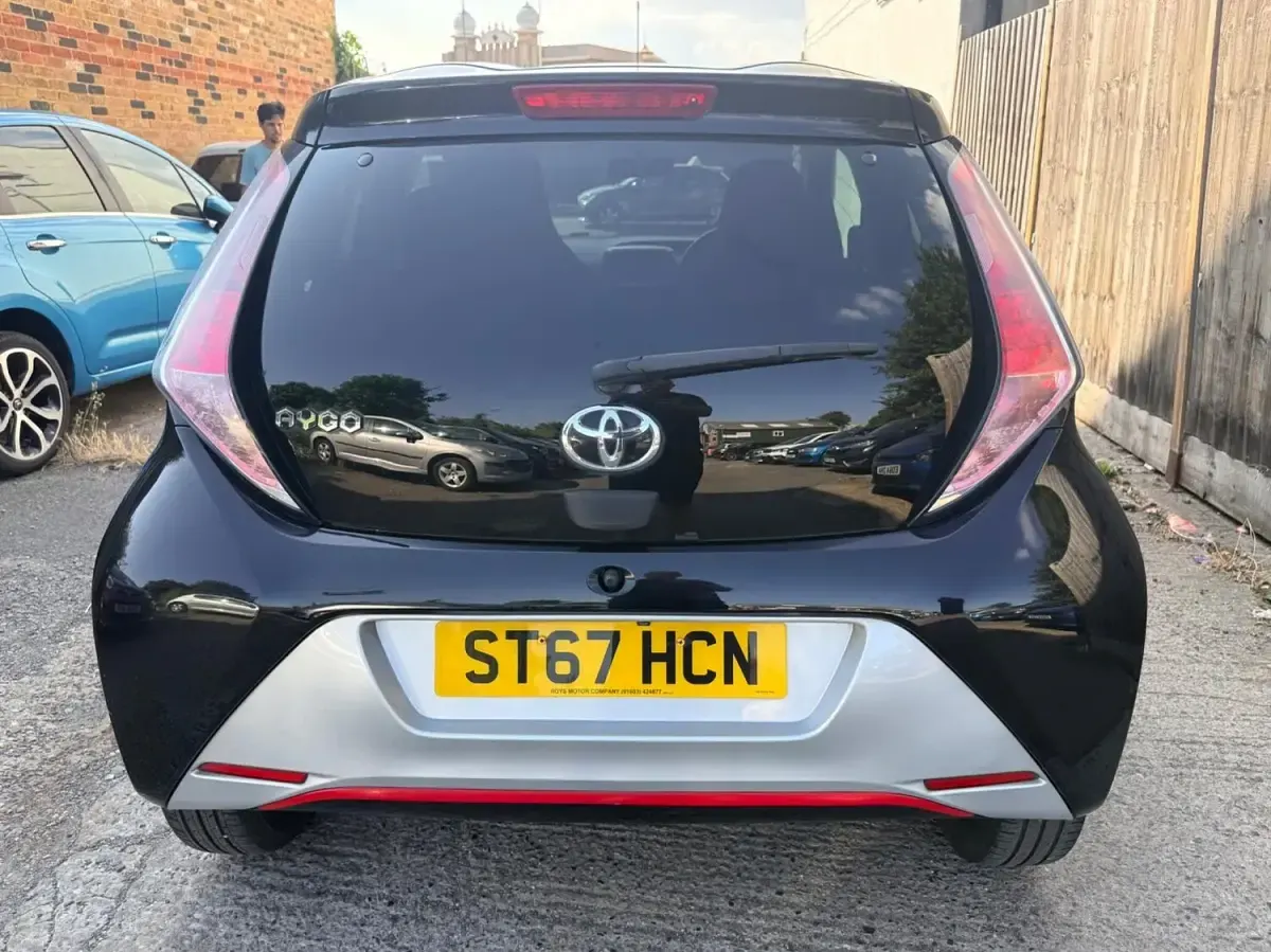 Used Toyota Aygo x-press 69 HP (50 kW) 2017 Black Hatchback