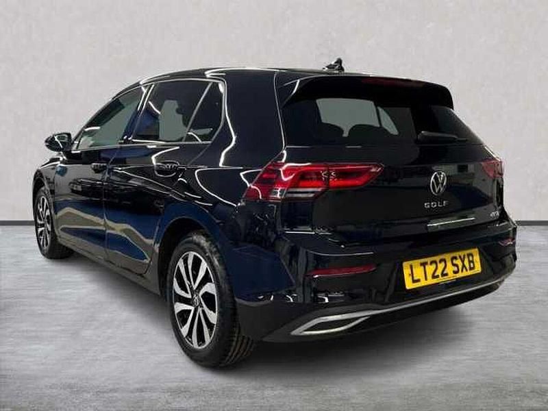 Usado VW Golf VIII Active 150 CV (110 kW) 2022 Negro Utilitario