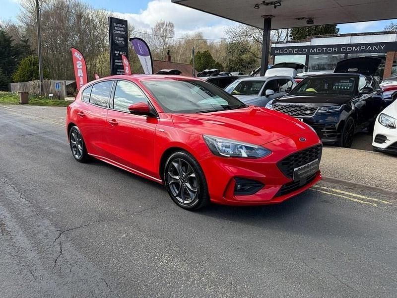 Used Ford Focus ST-Line 125 HP (91 kW) 2019 Red Hatchback