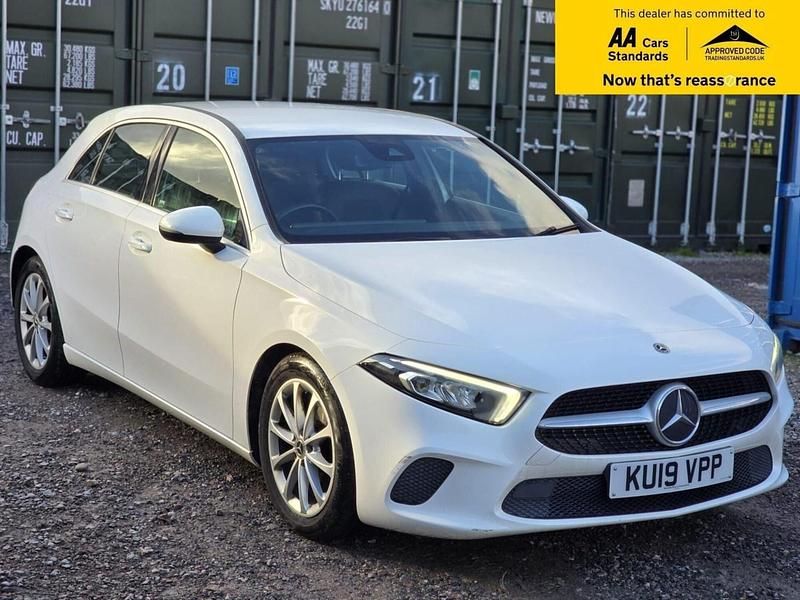 Used Mercedes A180 116 HP (85 kW) 2019 White Hatchback