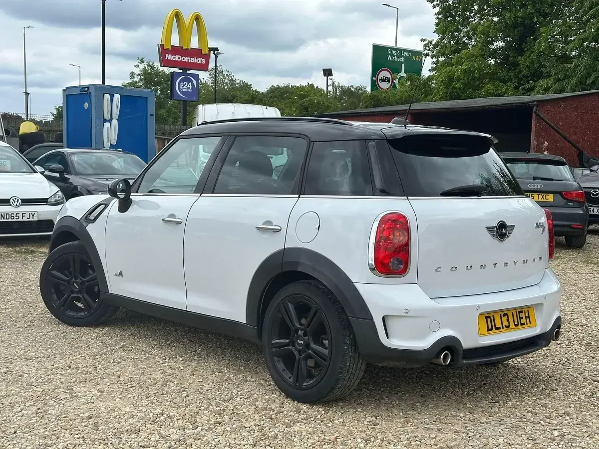 Used Mini Cooper SD 2013 White Hatchback