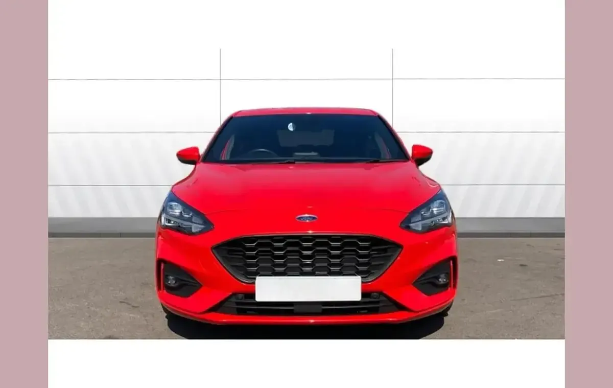 Used Ford Focus ST-Line X 120 HP (88 kW) 2021 Red Hatchback