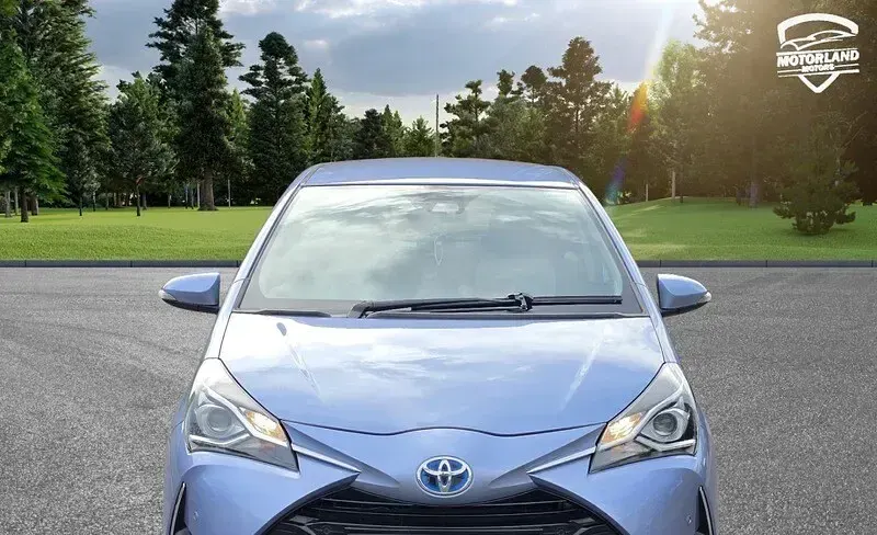 Używany Toyota Yaris Hybrid 2017 Niebieski Hatchback