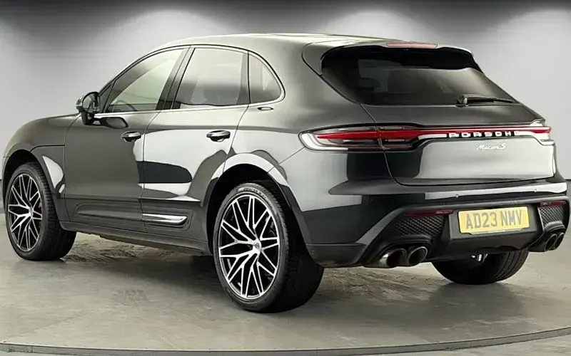 Used Porsche Macan 379 HP (278 kW) 2025 SUV