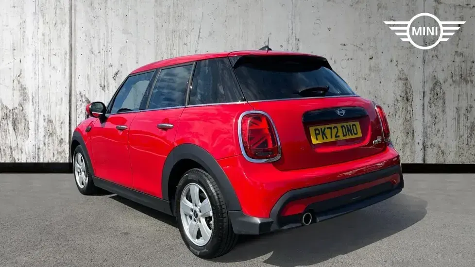 Used Mini Cooper Classic 134 HP (98 kW) 2022 Red Hatchback
